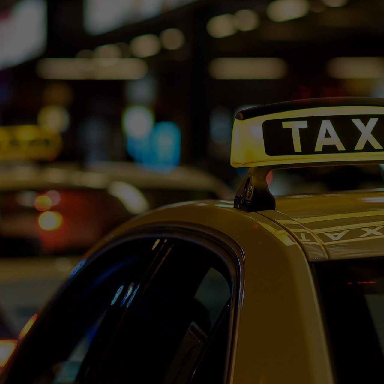 Why Book Your Airport Transfer With Rayan Taxi Service?